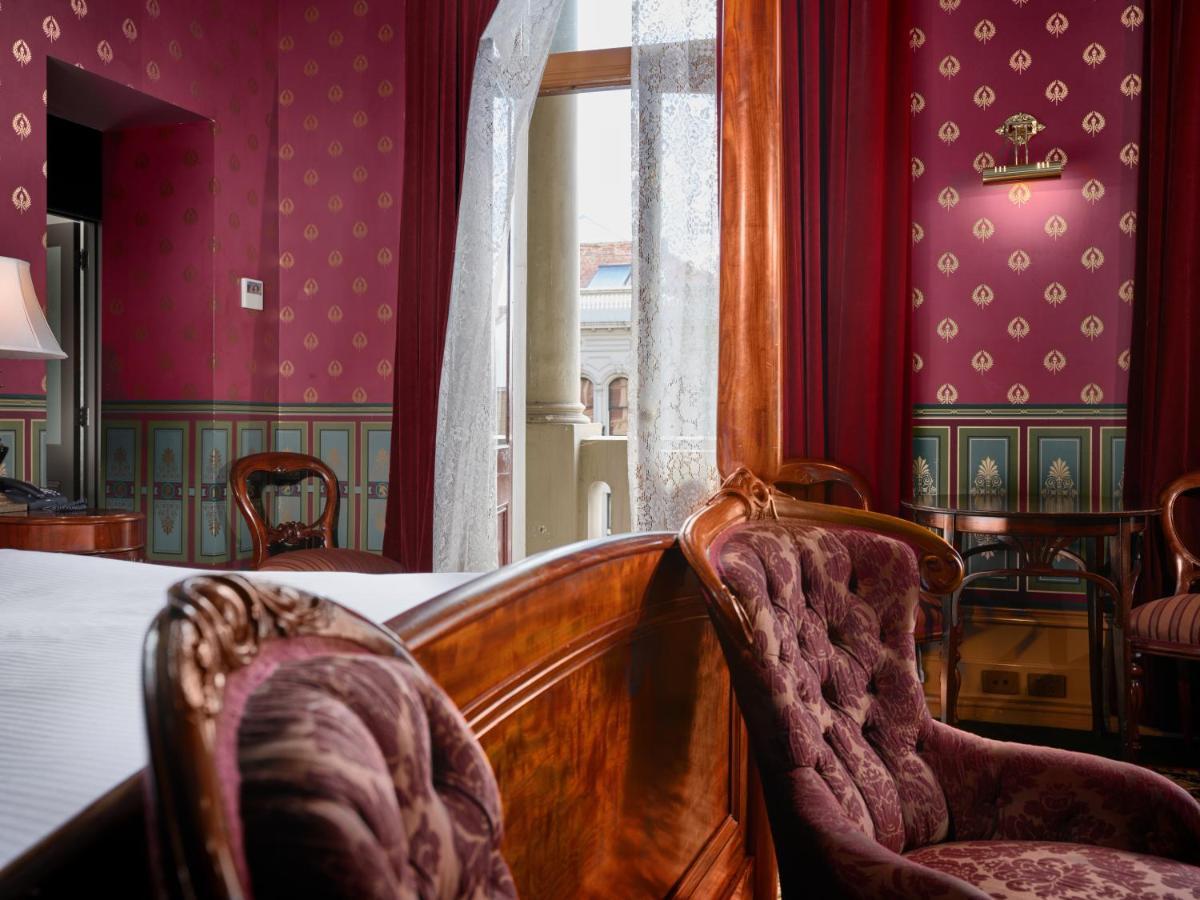 Craig'S Royal Hotel Ballarat Eksteriør billede A room at the hotel