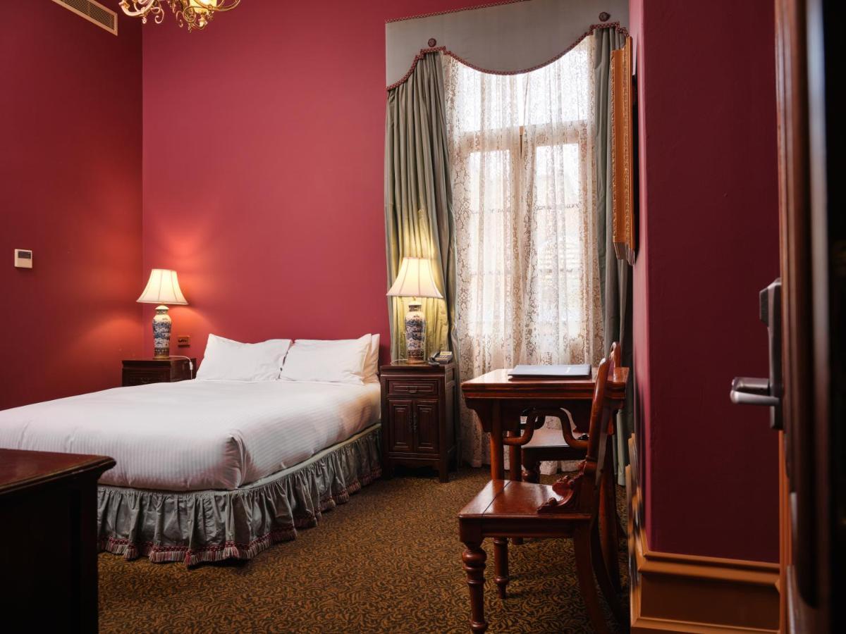 Craig'S Royal Hotel Ballarat Eksteriør billede A room at the hotel