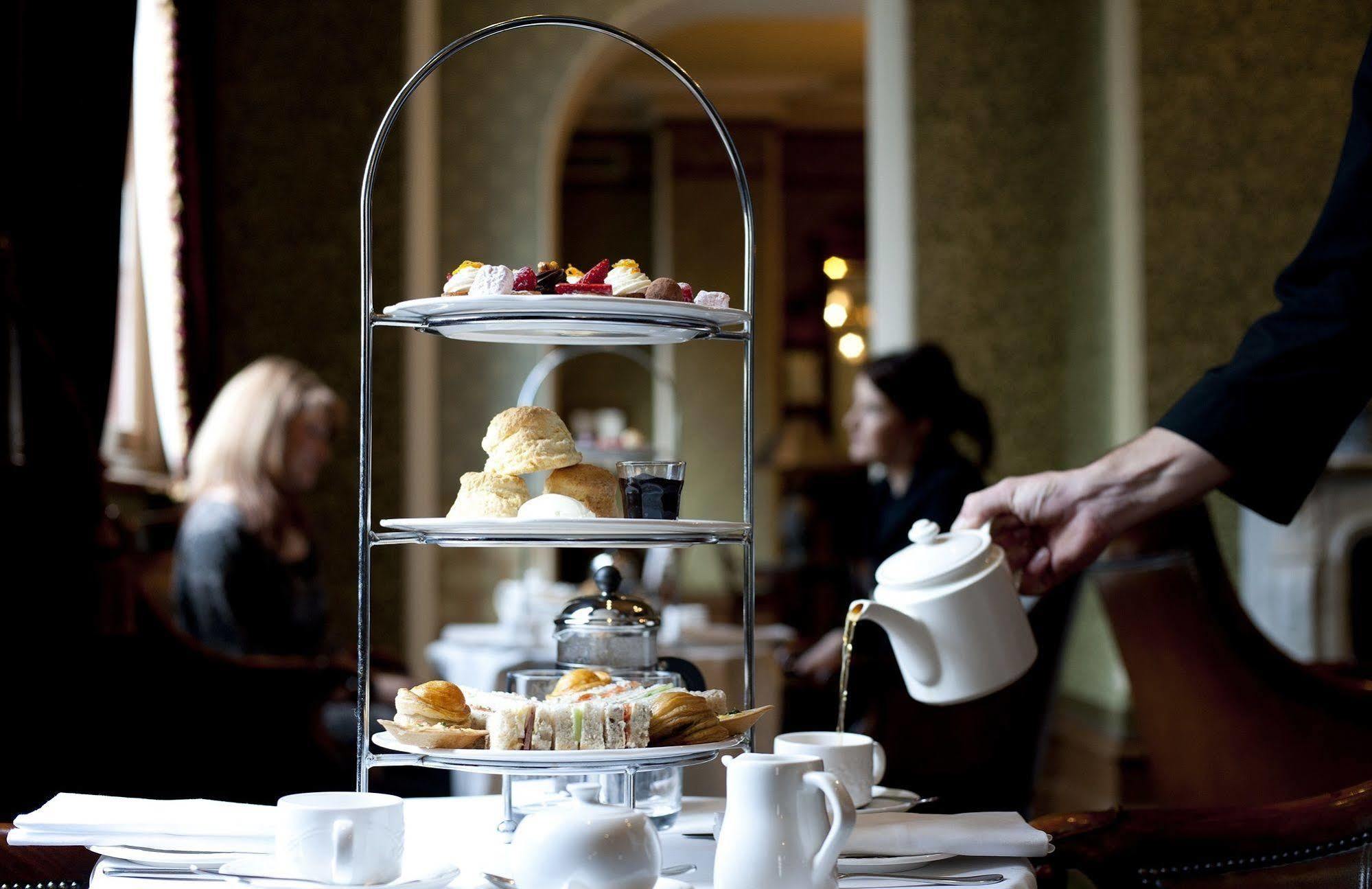Craig'S Royal Hotel Ballarat Eksteriør billede Afternoon tea at the Ritz