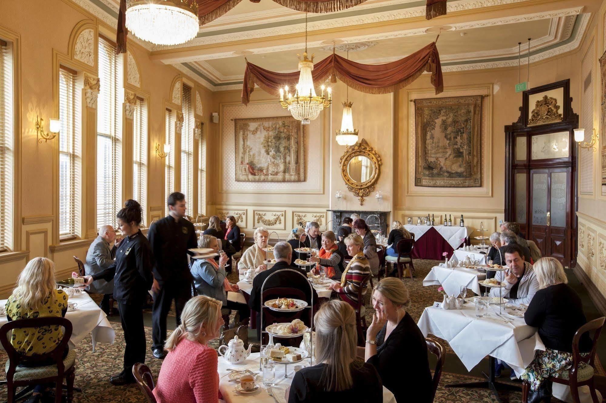 Craig'S Royal Hotel Ballarat Eksteriør billede The restaurant at the Grand Hotel
