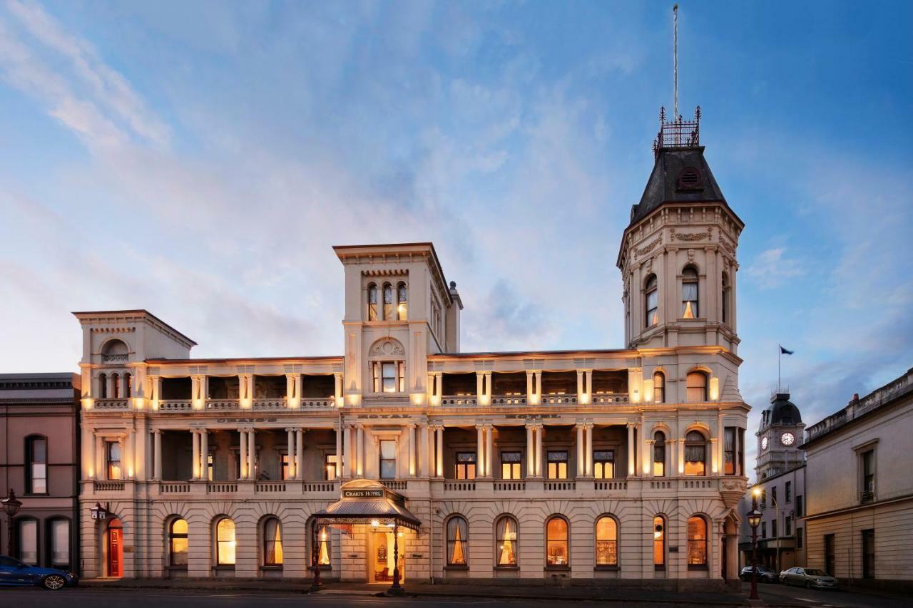 Craig'S Royal Hotel Ballarat Eksteriør billede The hotel at dusk